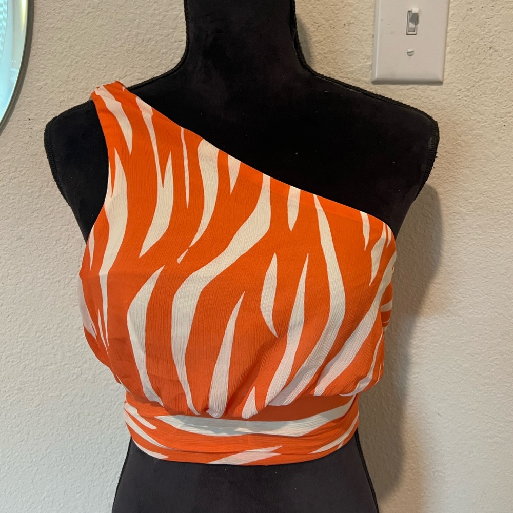 H&M One Shoulder Cropped Blouse (Size S)